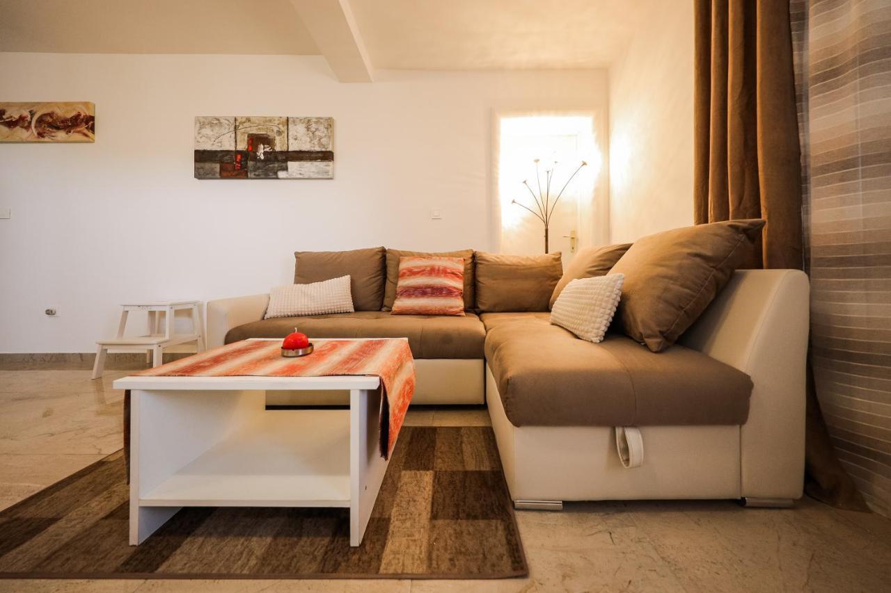 Apartmani Lelu Pridraga Luaran gambar